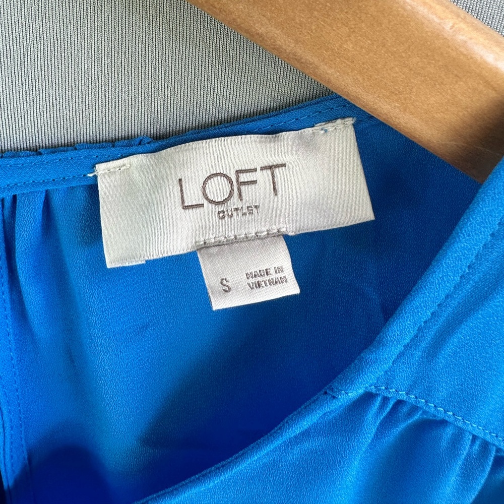 🎉5 for $40🎉 Loft Top Blouse Shirt Size S Blue - Picture 3 of 6